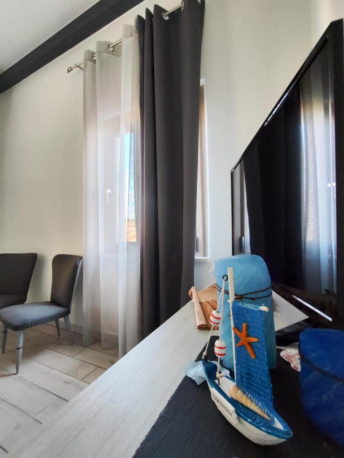 Casa Vacanze Con Giardino I Girasoli - Cin It 09006 - 9 C 2000 R4042- Сорсо Экстерьер фото