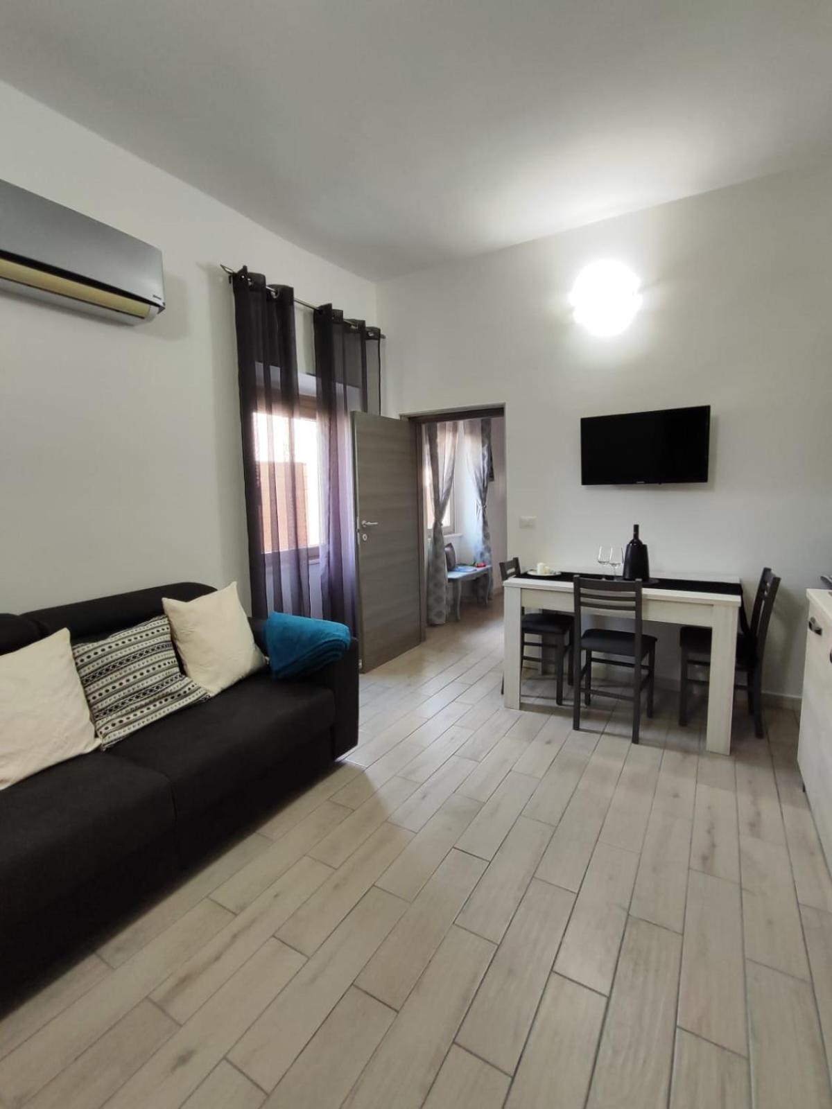 Casa Vacanze Con Giardino I Girasoli - Cin It 09006 - 9 C 2000 R4042- Сорсо Экстерьер фото