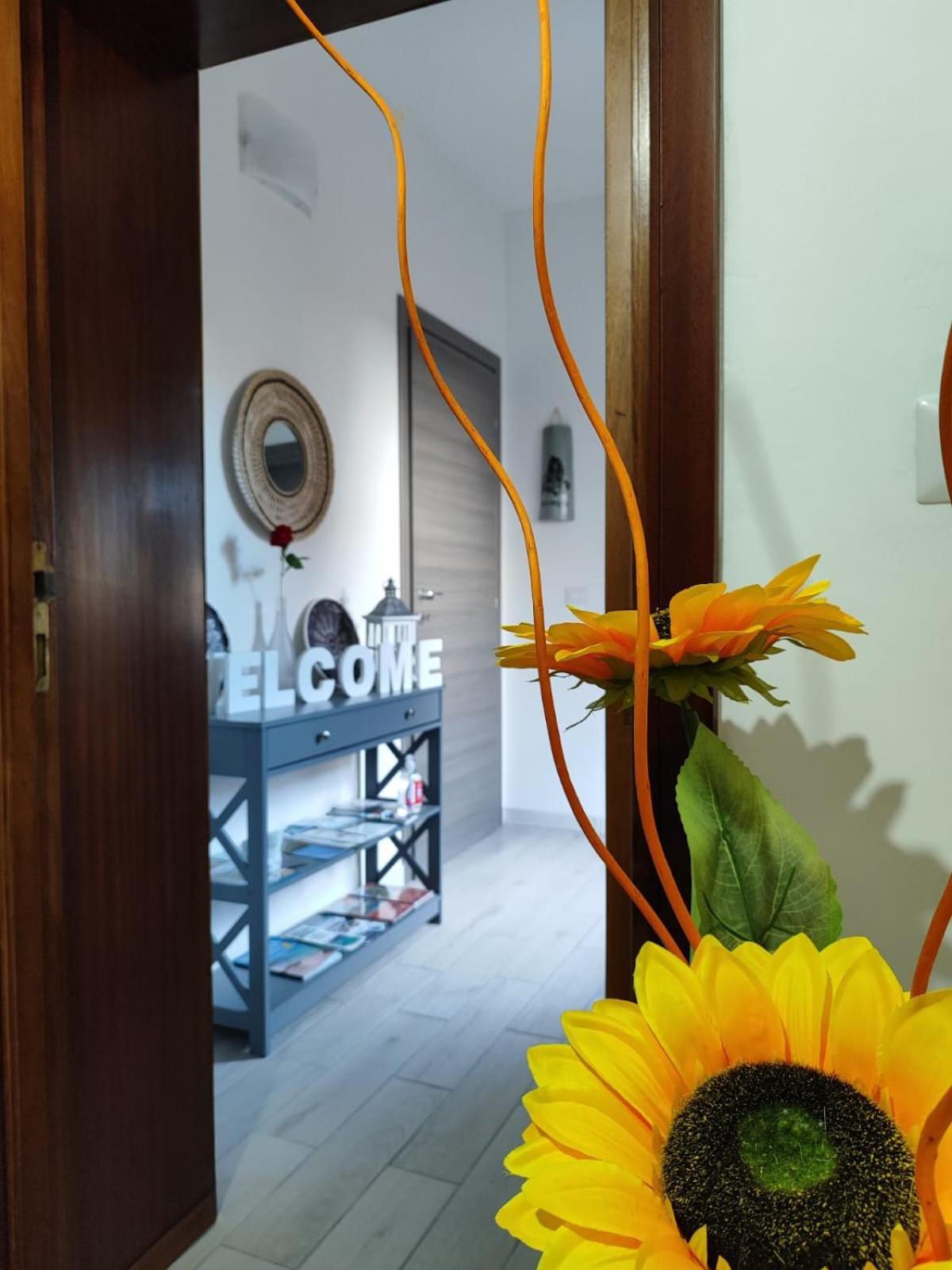 Casa Vacanze Con Giardino I Girasoli - Cin It 09006 - 9 C 2000 R4042- Сорсо Экстерьер фото