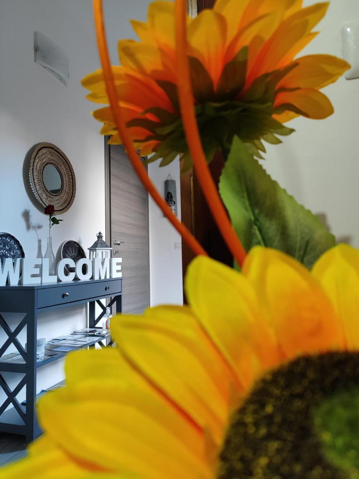 Casa Vacanze Con Giardino I Girasoli - Cin It 09006 - 9 C 2000 R4042- Сорсо Экстерьер фото