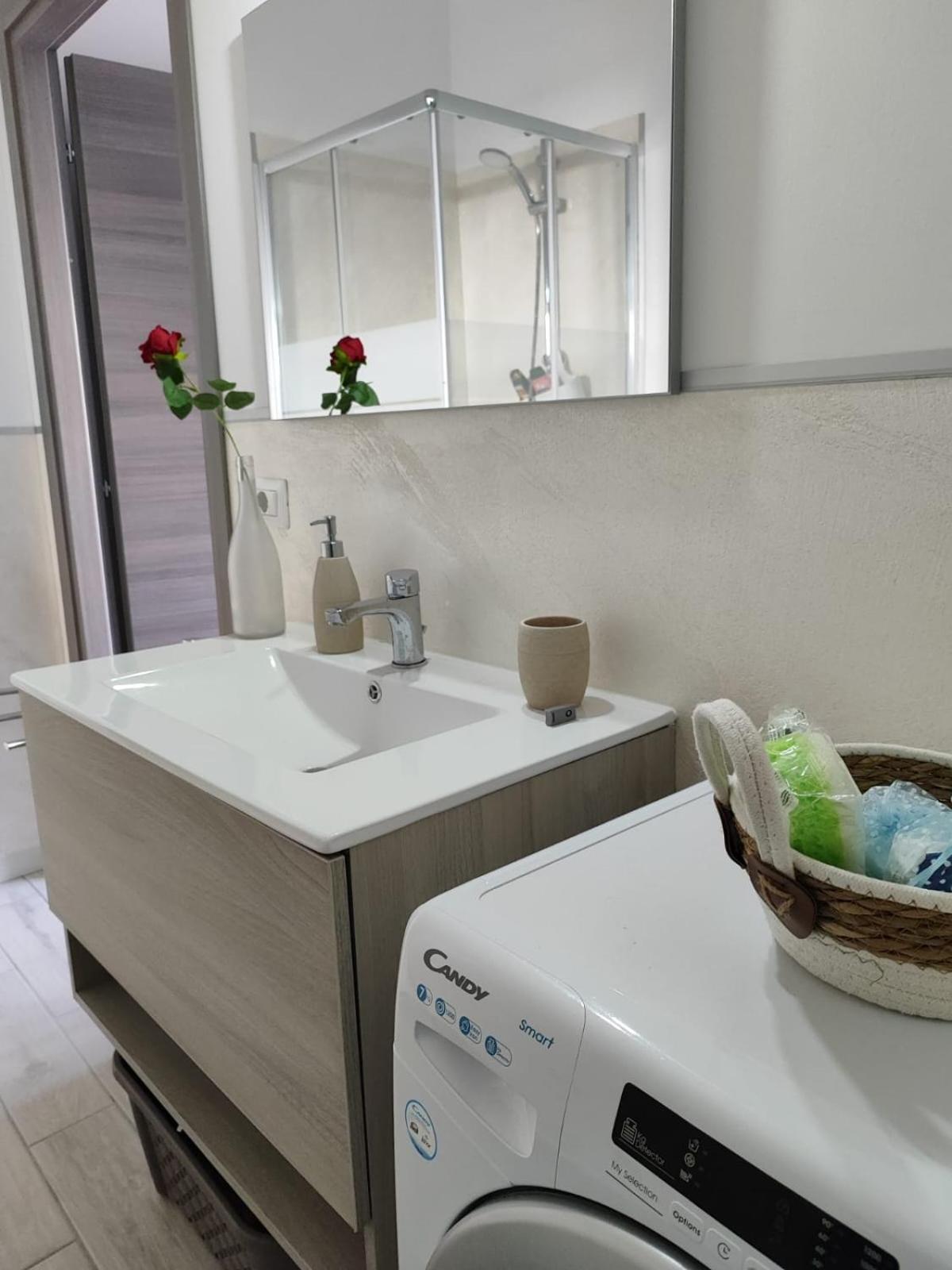Casa Vacanze Con Giardino I Girasoli - Cin It 09006 - 9 C 2000 R4042- Сорсо Экстерьер фото